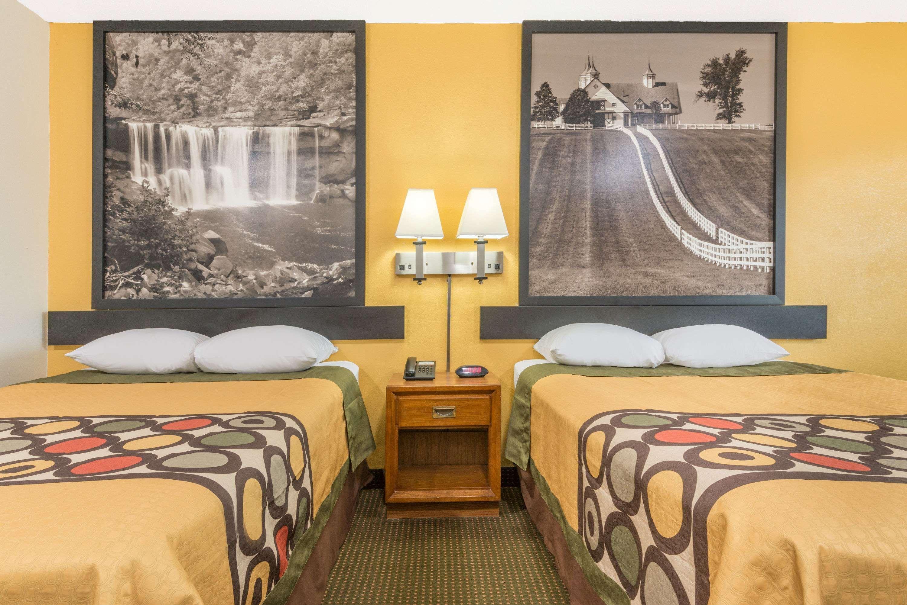 Super 8 By Wyndham Williamsburg Motel Екстериор снимка