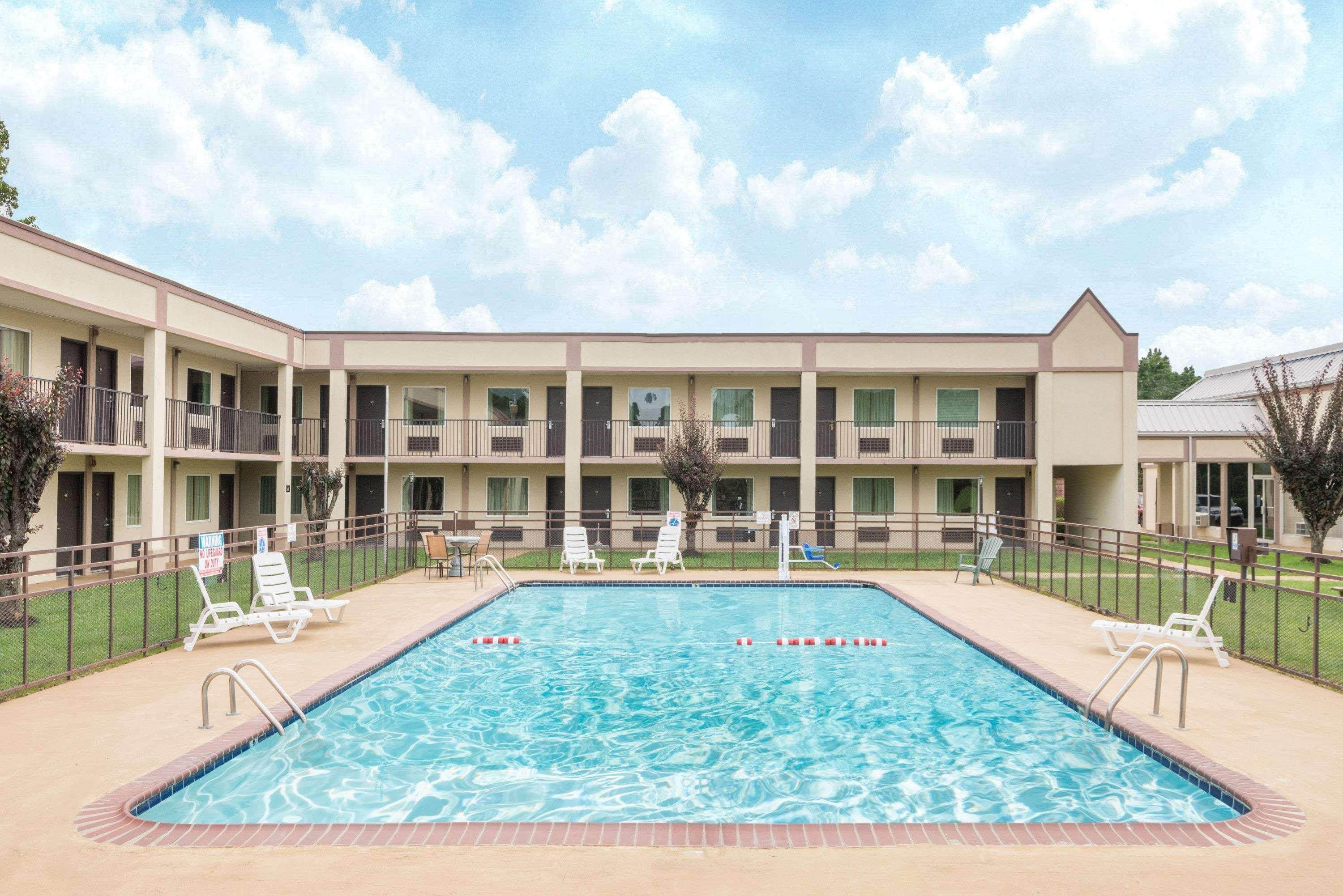 Super 8 By Wyndham Williamsburg Motel Екстериор снимка